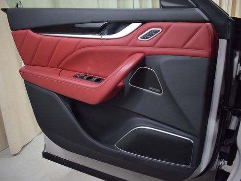 Certified 2022 Maserati Levante Modena image 38