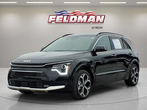 Used 2024 Kia Niro EX Touring FWD image 1