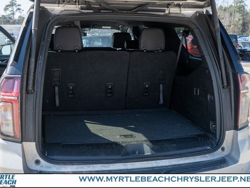 Used 2023 Chevrolet Suburban LT image 30