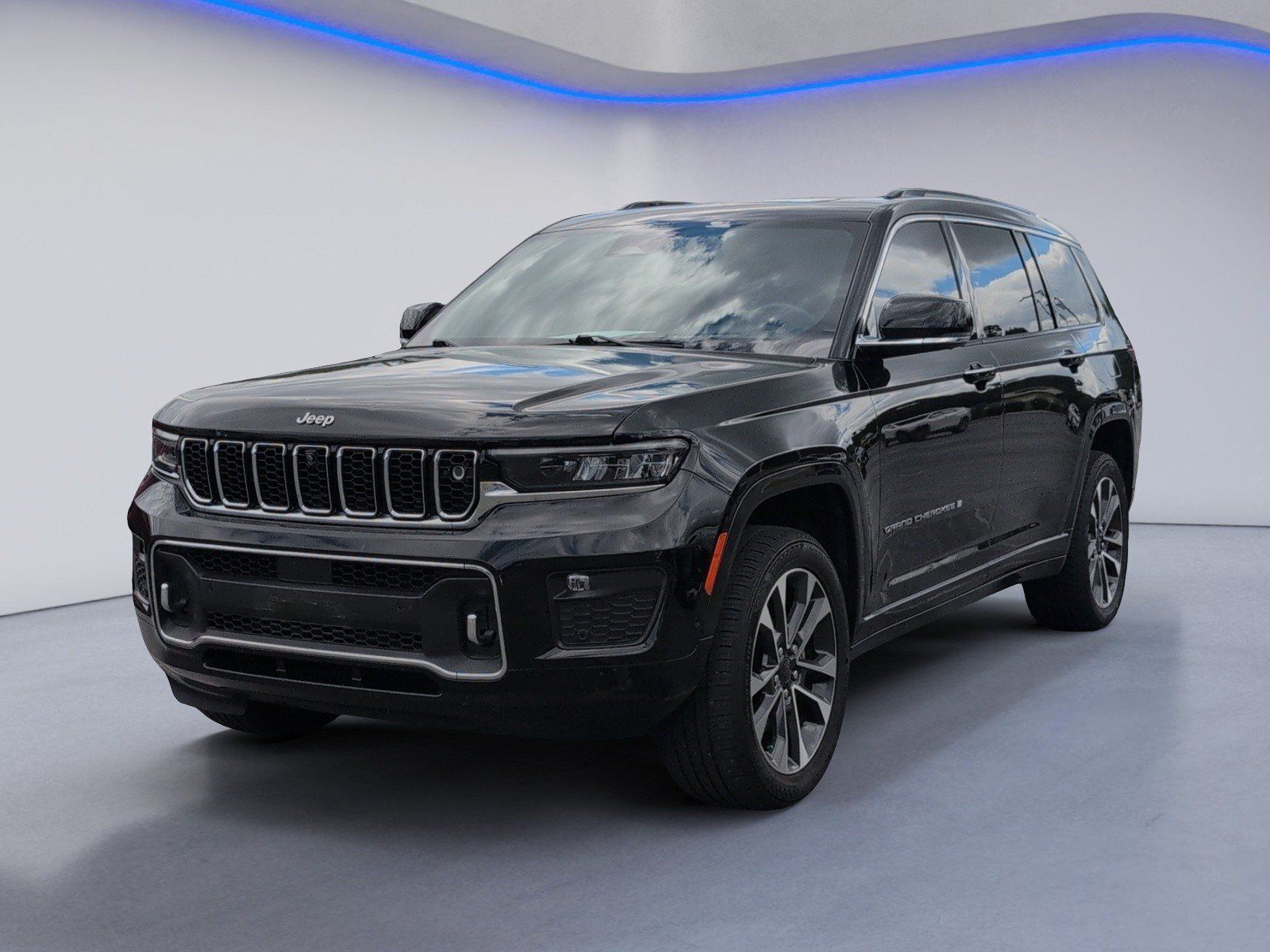 Used 2022 Jeep Grand Cherokee L Overland w/ Advanced Protech Group III RWD image 1