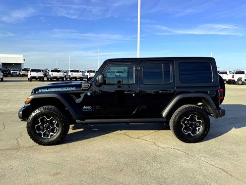 Used 2023 Jeep Wrangler Unlimited Rubicon 4xe image 13