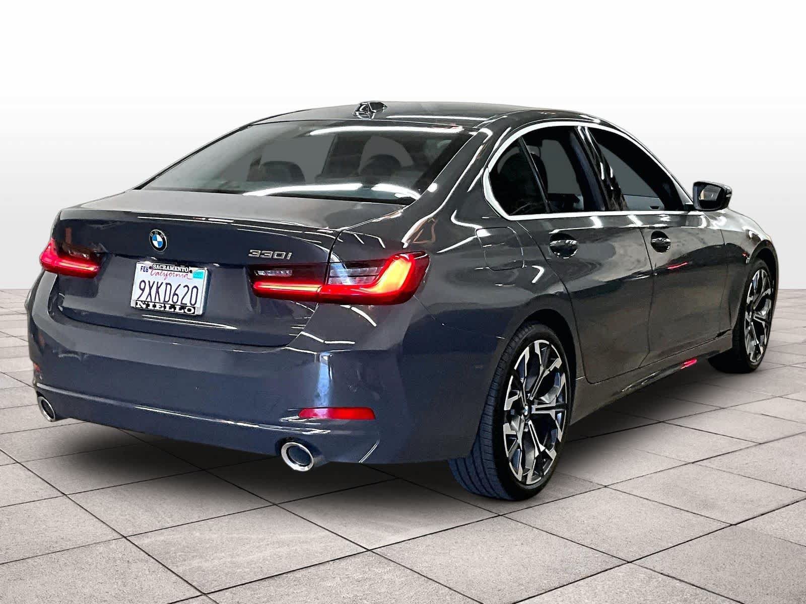 Used 2026 BMW 330i Sedan w/ Premium Package RWD image 17