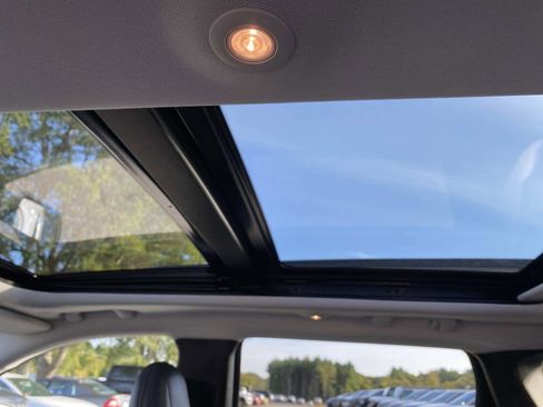 Certified 2022 Jeep Cherokee Limited image 11