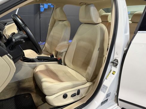 Used 2014 Volkswagen Passat TDI SE image 19