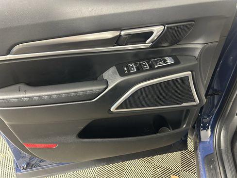 Certified 2025 Kia Telluride S image 33