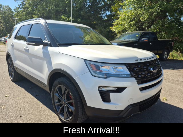 Used 2018 Ford Explorer XLT w/ Equipment Group 202A AWD/4WD image 4