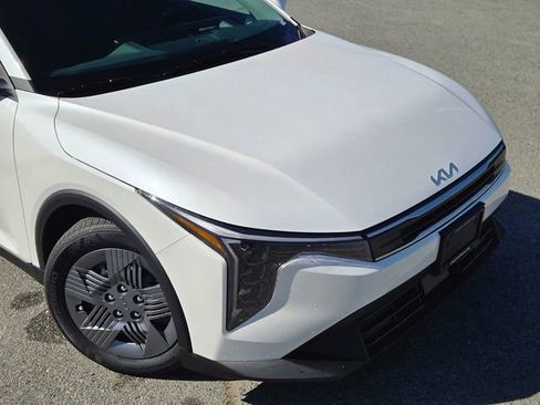 New 2026 Kia K4 FWD image 4