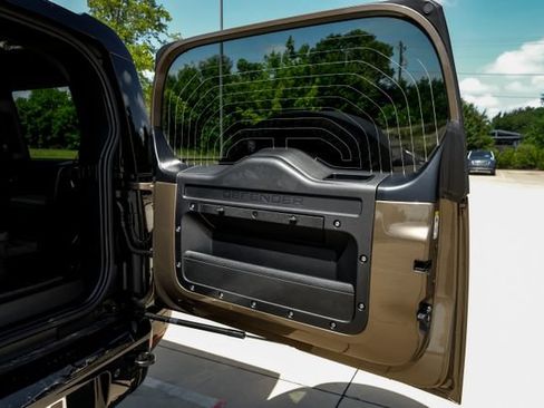 New 2026 Land Rover Defender 130 X-Dynamic SE AWD/4WD image 70