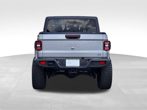 Used 2020 Jeep Gladiator Overland AWD/4WD image 4