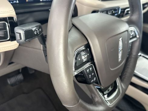 Used 2022 Lincoln Nautilus Reserve w/ Equipment Group 201A image 19