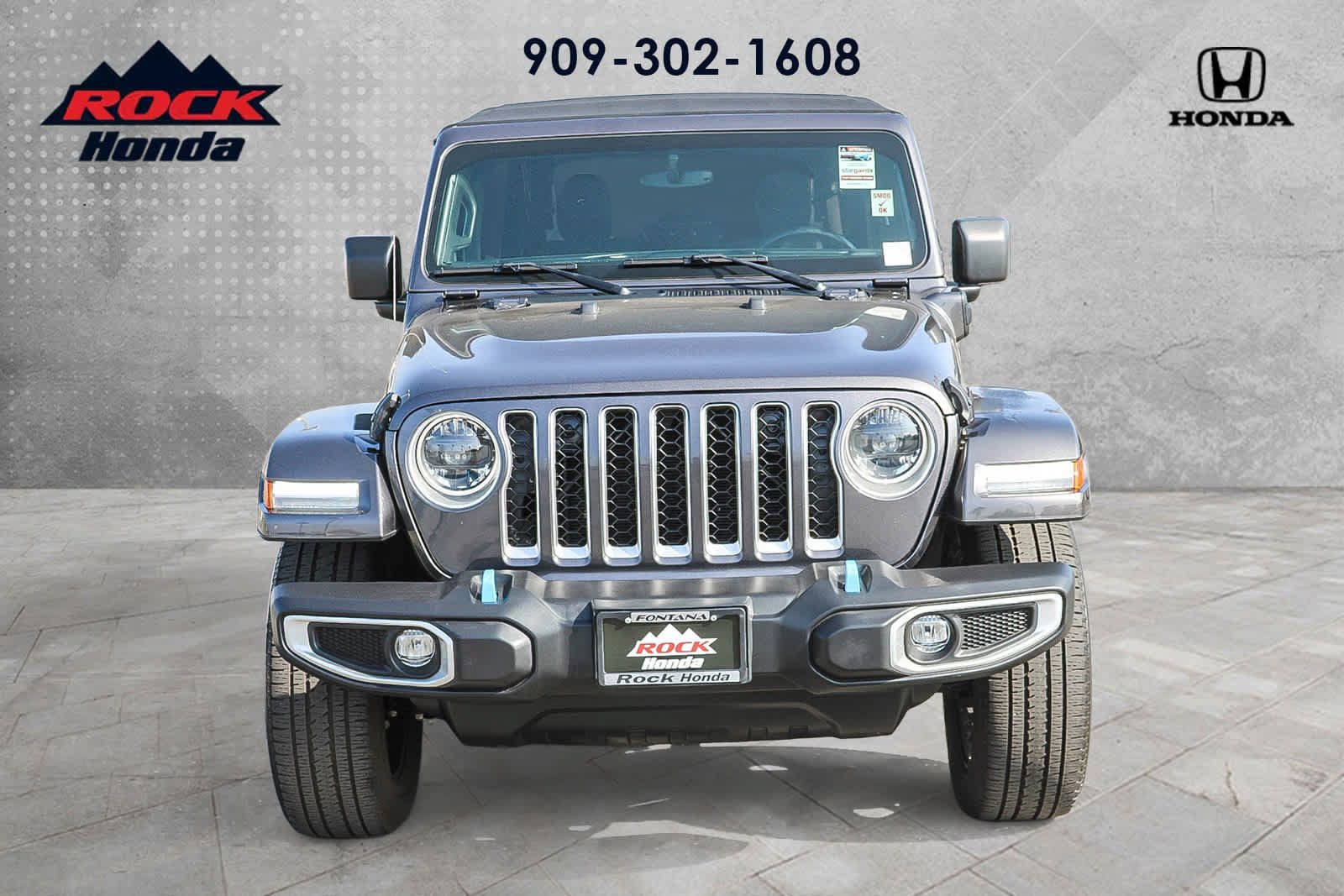 Used 2023 Jeep Wrangler Unlimited Sahara w/ Cold Weather Group AWD/4WD image 2