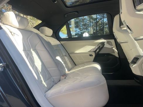 Used 2023 BMW 740i w/ Parking Assistance Package image 18