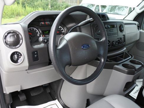 Used 2014 Ford E-250 and Econoline 250 Extended w/ Power Group image 11