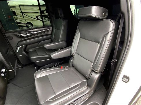 Used 2024 GMC Yukon XL Denali image 18