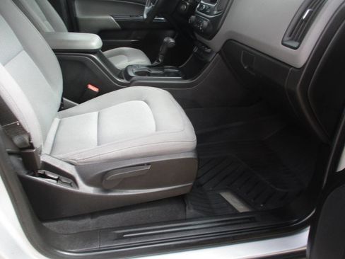 Used 2020 Chevrolet Colorado W/T w/ WT Convenience Package image 39