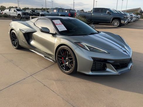 Used 2024 Chevrolet Corvette Z06 image 3