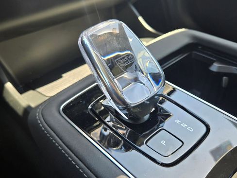 Certified 2025 Volvo XC90 B6 Plus AWD/4WD image 24