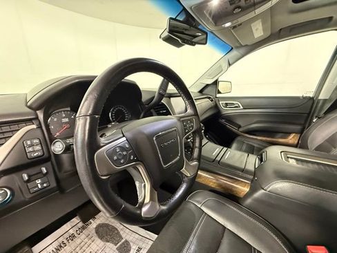 Used 2020 GMC Yukon Denali w/ Denali Premium Package AWD/4WD image 9