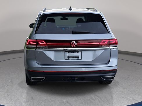 Certified 2026 Volkswagen Atlas SE w/ Black Wheel Package FWD image 6