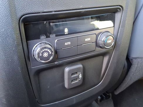 Certified 2024 Buick Enclave Essence w/ Technology Package image 20