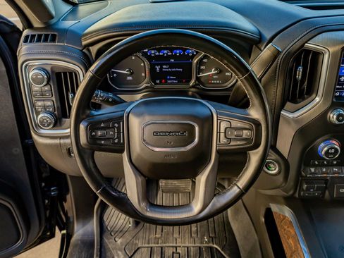Used 2023 GMC Sierra 3500 Denali image 19