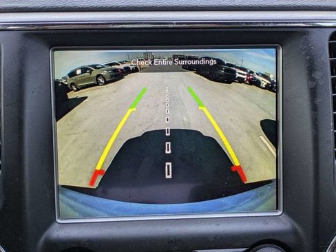 Used 2018 Jeep Grand Cherokee Altitude RWD image 22