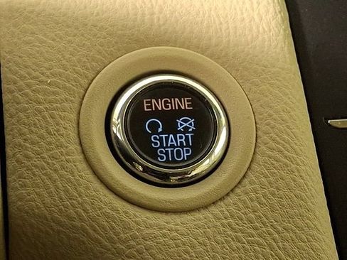 Used 2015 Ford Taurus SEL w/ Equipment Group 201A FWD image 23