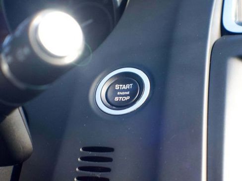 Used 2018 Jaguar E-PACE R-Dynamic S image 36