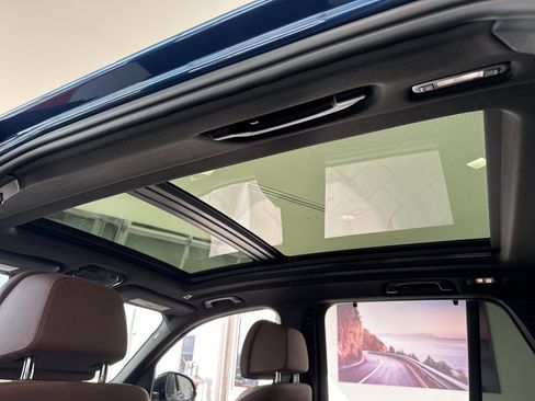 Used 2022 BMW X5 xDrive45e w/ M Sport Package image 41