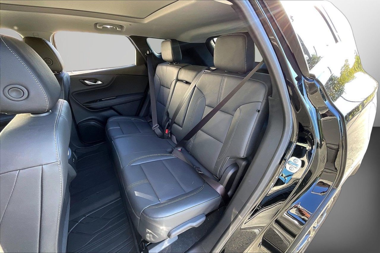Used 2025 Chevrolet Blazer LT w/ Midnight/Sport Edition FWD image 22