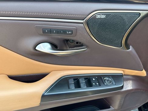 Used 2019 Lexus ES 350 w/ Accessory Package 2 FWD image 22