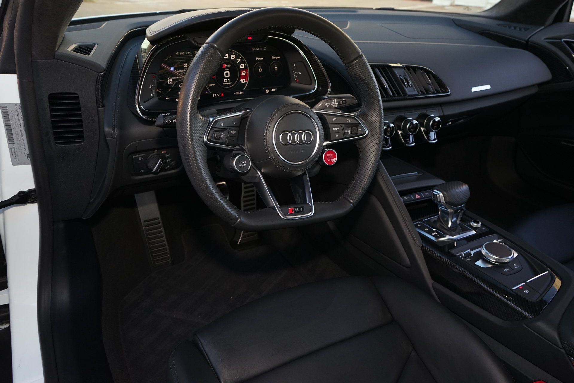 Used 2018 Audi R8 V10 w/ Premium Package RWD image 2