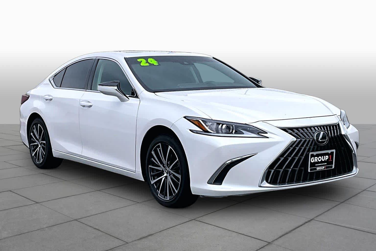 Used 2024 Lexus ES 350 w/ Premium Package FWD image 3