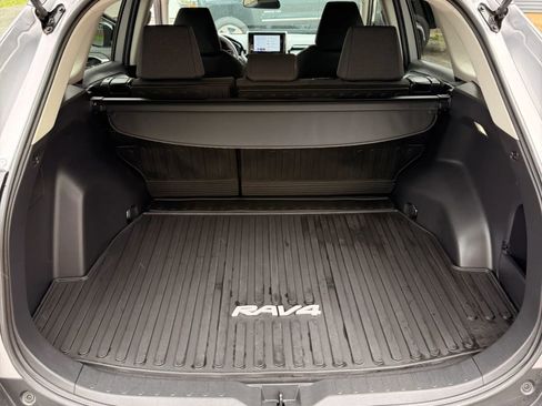 Used 2023 Toyota RAV4 LE AWD/4WD image 12