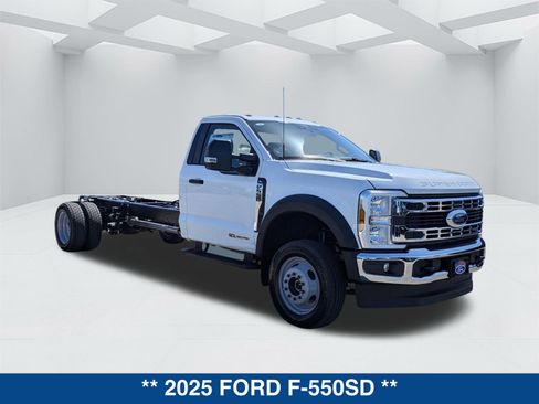 New 2025 Ford F550 4x4 Regular Cab Super Duty image 2
