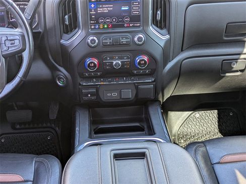 Used 2021 GMC Sierra 1500 AT4 image 18