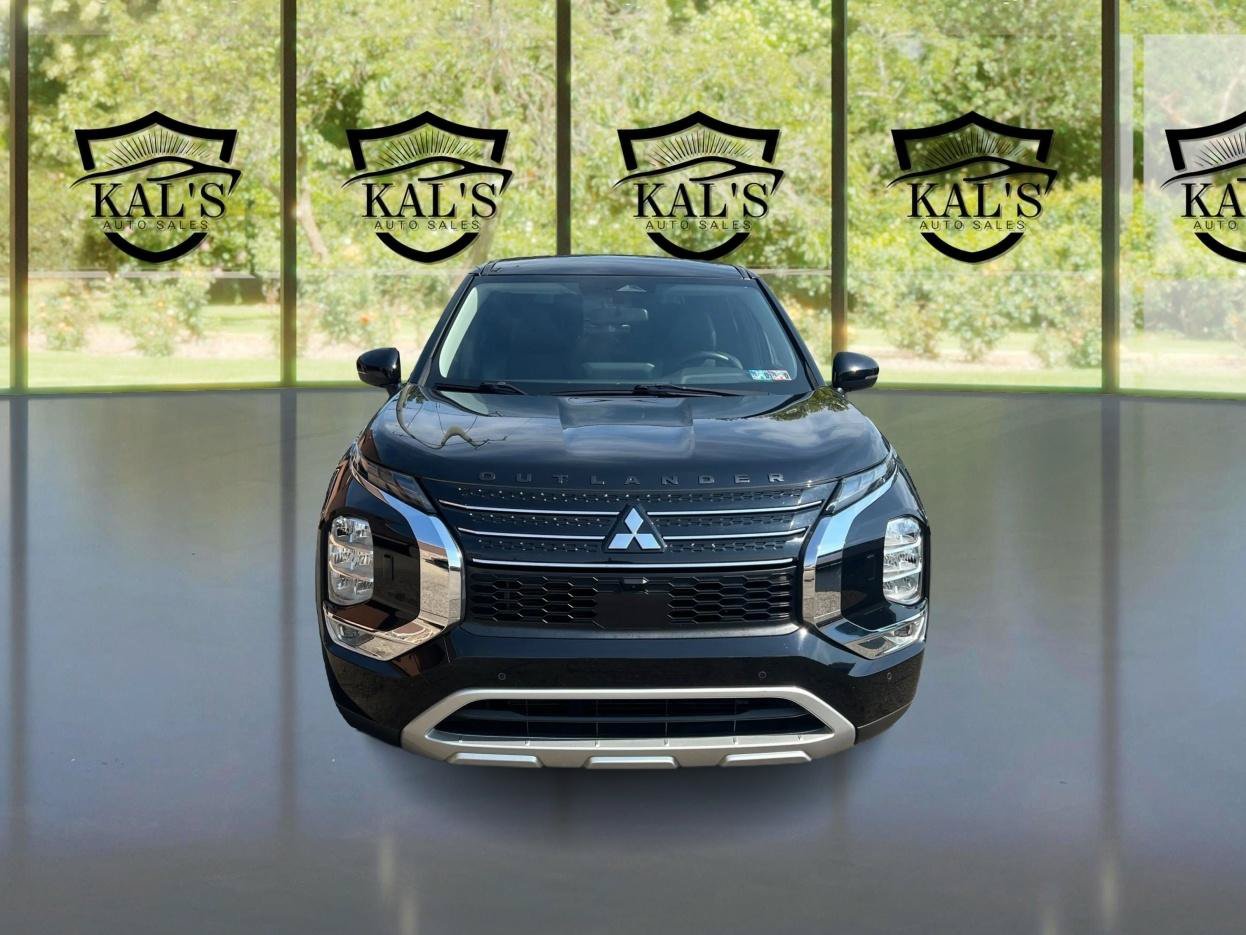 Used 2022 Mitsubishi Outlander SE AWD/4WD image 2
