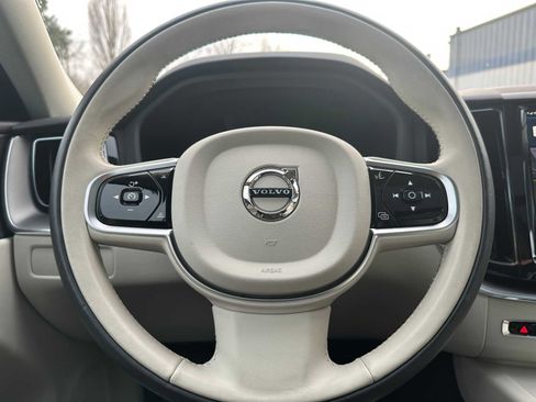 Used 2025 Volvo XC60 B5 Plus w/ Protection Package Premier image 24