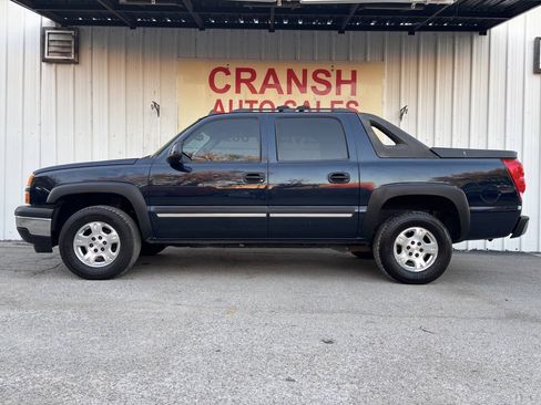 Used 2006 Chevrolet Avalanche Z66 w/ Preferred Equipment Group RWD image 4