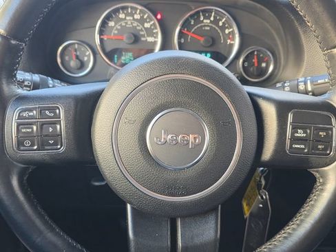 Used 2016 Jeep Wrangler Unlimited Rubicon w/ Connectivity Group AWD/4WD image 29