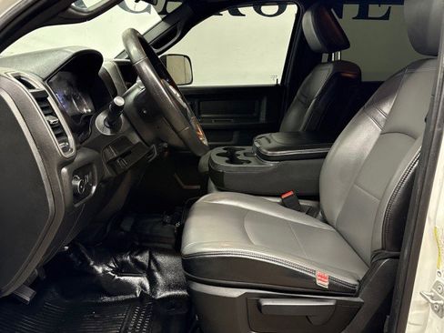 Used 2022 RAM 2500 Tradesman w/ Chrome Appearance Group AWD/4WD image 34