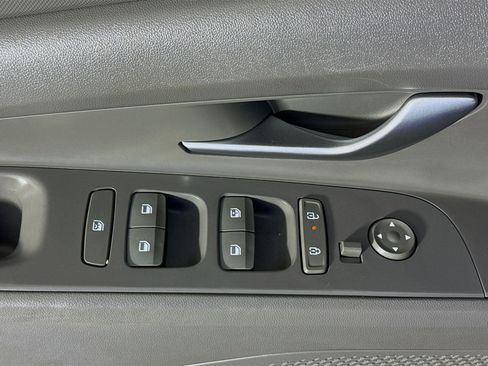 Used 2024 Hyundai Elantra SEL FWD image 24