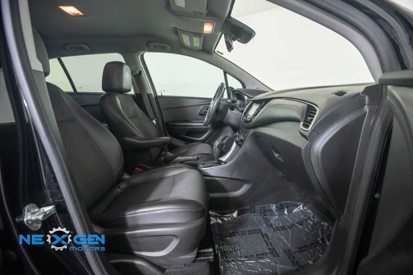 Used 2022 Chevrolet Trax LT w/ Midnight Edition AWD/4WD image 39