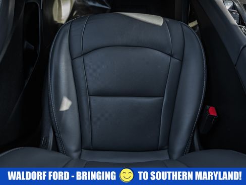 Used 2023 Buick Enclave Essence image 33