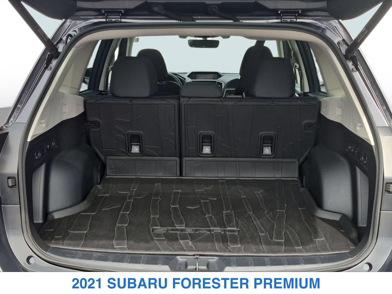Used 2021 Subaru Forester Premium AWD/4WD image 7