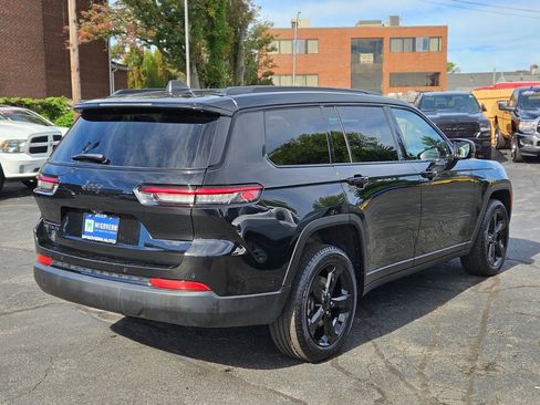 Used 2021 Jeep Grand Cherokee L Laredo image 5