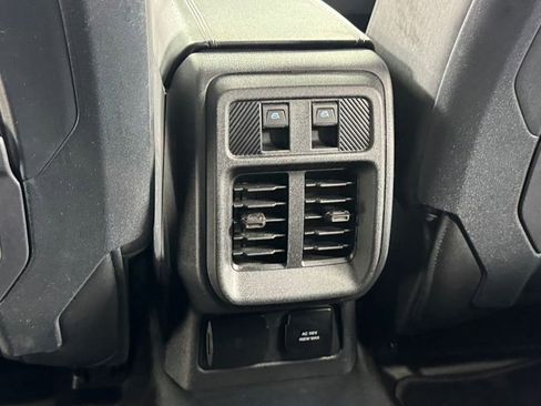 Used 2025 Ford Bronco Badlands AWD/4WD image 37