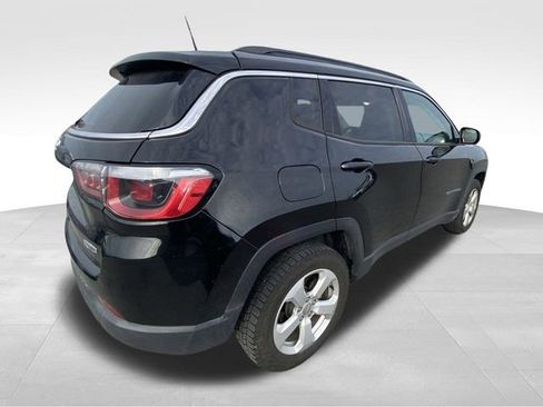 Used 2018 Jeep Compass Latitude w/ Popular Equipment Group AWD/4WD image 11