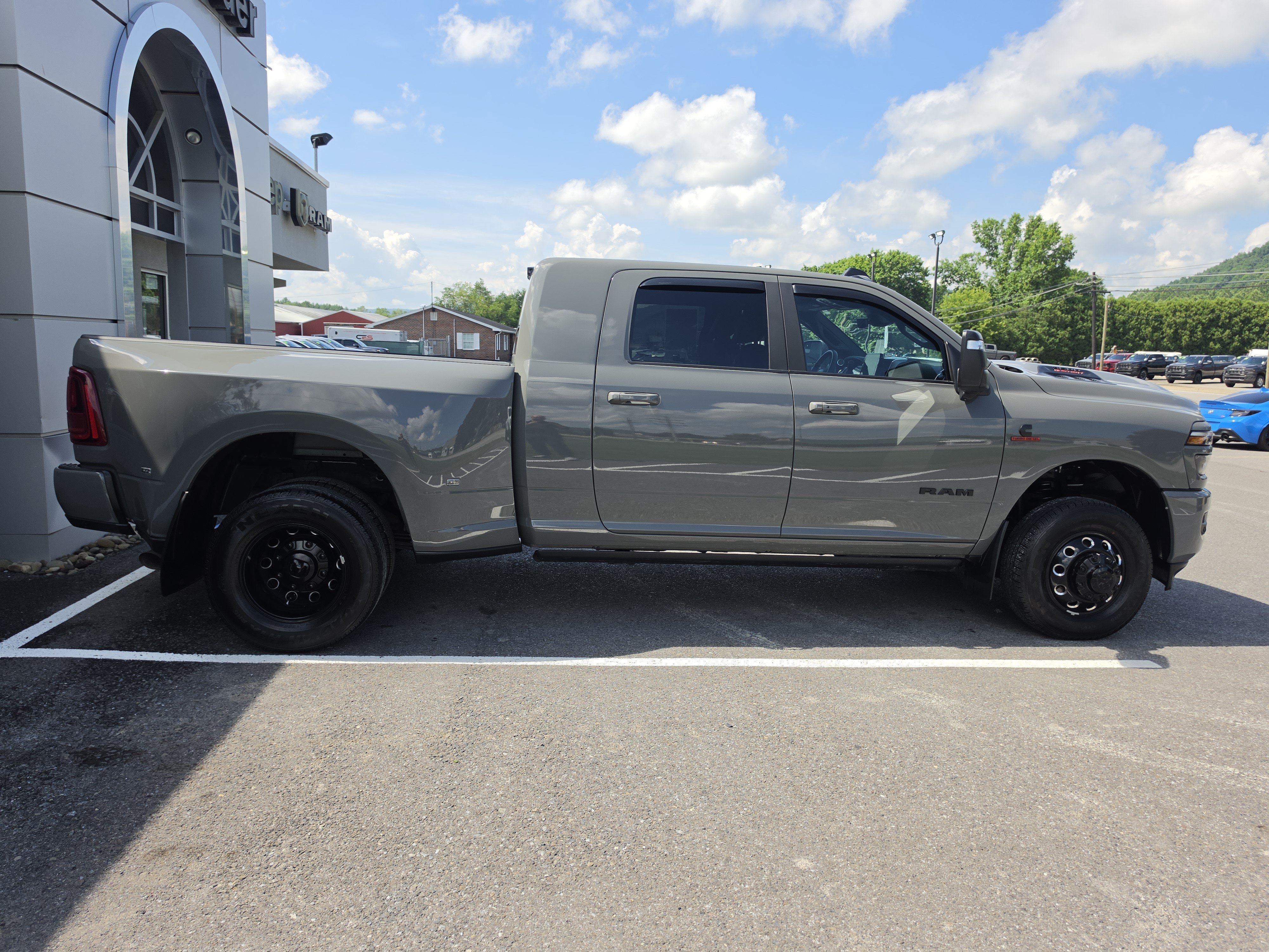Used 2026 RAM 3500 Laramie AWD/4WD image 2