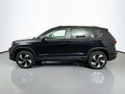 New 2026 Volkswagen Taos SE AWD/4WD image 4